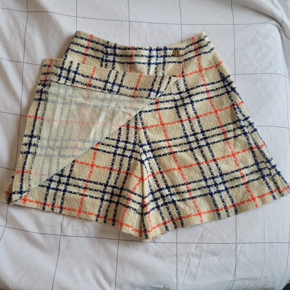 Thrifted wool tartan skorts, size XS - Picture 2 of 4